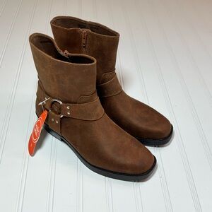 Wonder Nation Girls Size 5 Chic Brown Leather Boots NWT